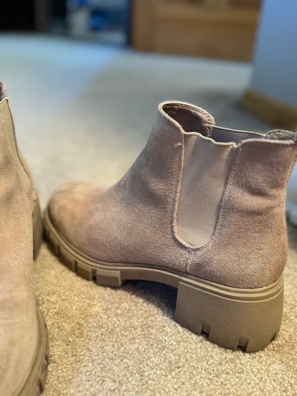 Steve Madden Chelsea Boots Suede Cream - Image 3