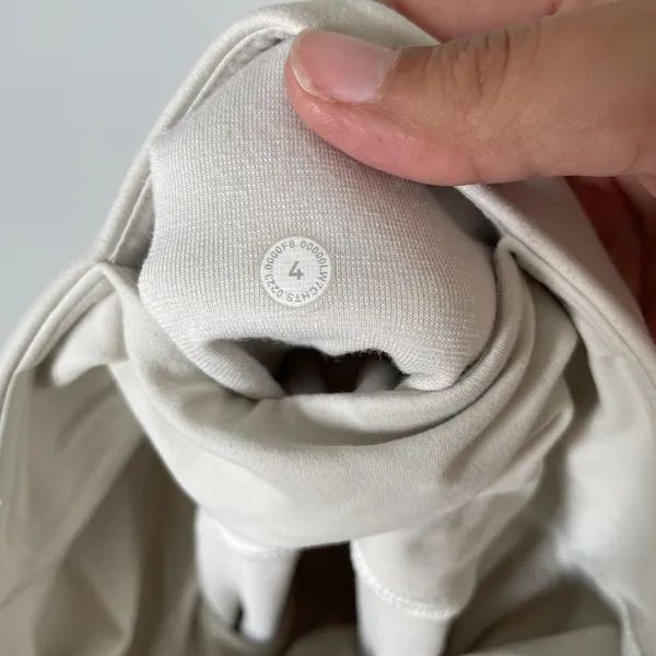 Lululemon Nulu Mesh High Rise Athletic shorts Beige Tan Lightweight Size 4 - Image 8
