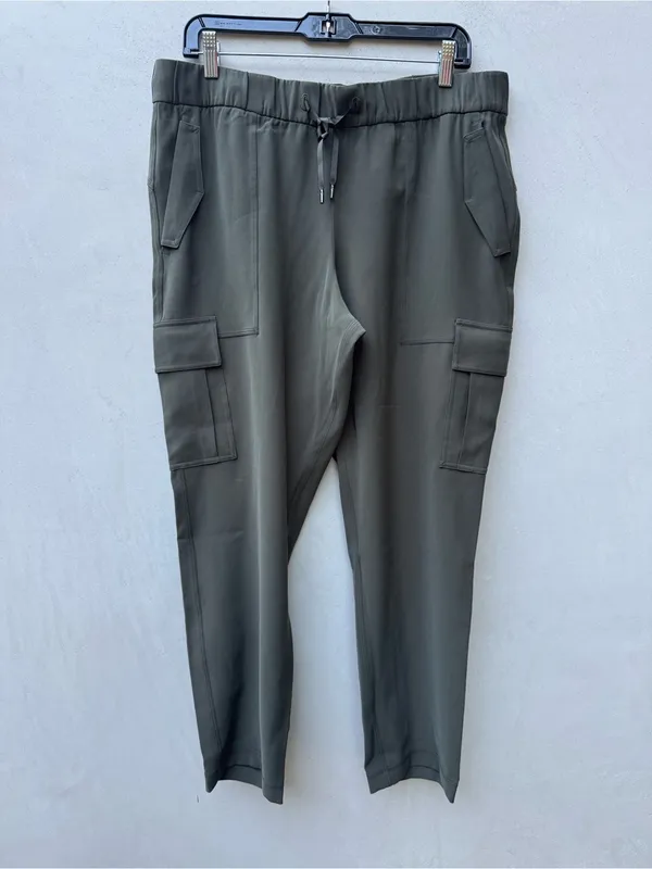 Lululemon Ready Set Cargo Pants Dark Olive Travel Woven Size 12 - Image 4