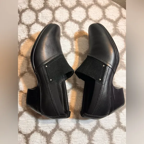 Clarks Collection Black Leather Suede Women's Heels 8.5 - Image 6