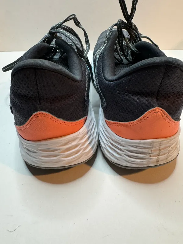 Fresh Foam Evare Running Shoes Size 11 - Image 3
