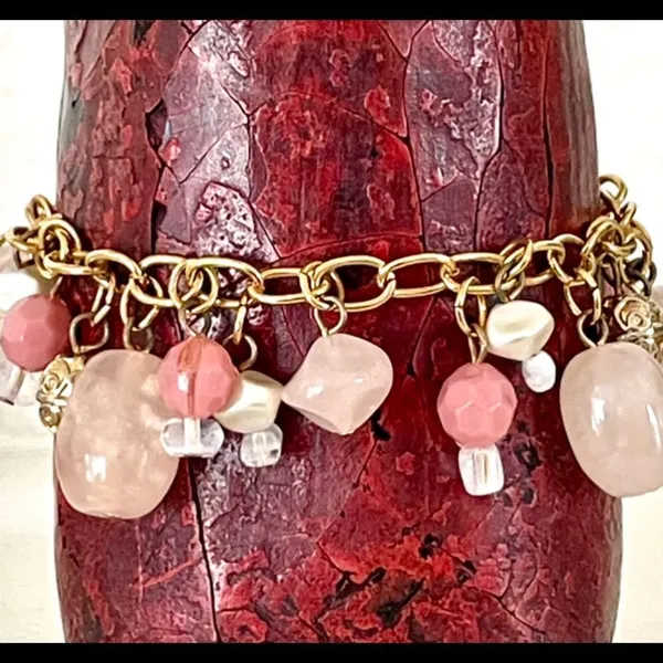 Premier Designs gold tone pink beaded bracelet - Image 4