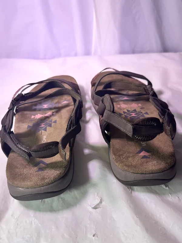 Skechers Brown Sandals with Pink Patterned Straps - Image 7