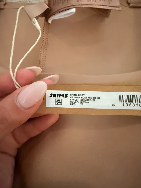 Skims body - Image 3