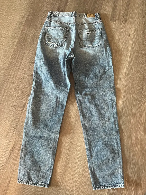 American Eagle Outfitters Curvy Mom Jeans - Image 2