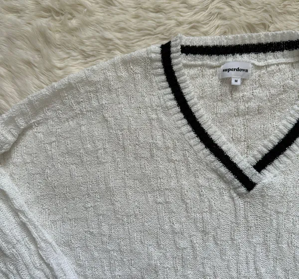 superdown x Revolve Sweater Long Sleeve V Neck Knit White Black M - Image 5
