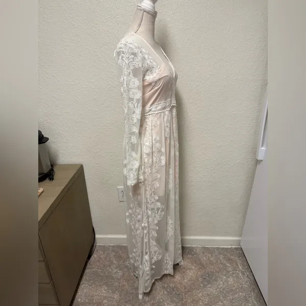 Altar'd State Ivory/Nude Lace Dress Size Medium - Image 14
