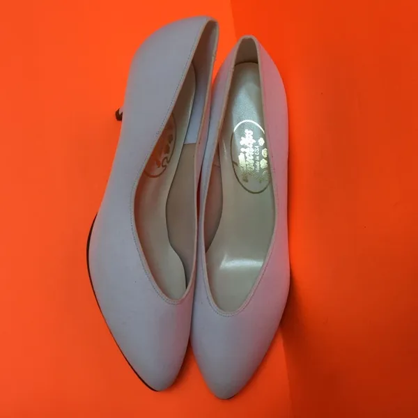 FINAL MARKDOWN Ladies’ Touch Ups Dyeable Wedding Pumps 12 - Image 4