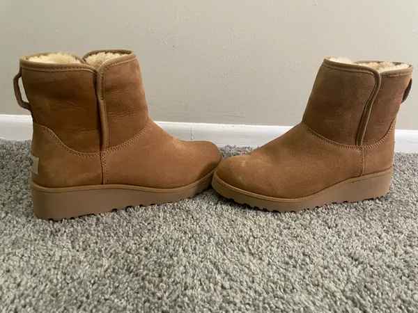 UGG - Image 3