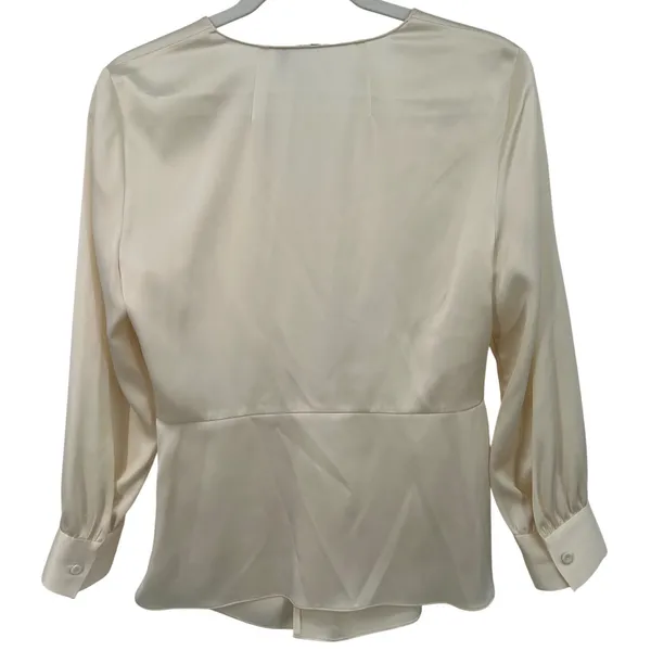 Theory Revolve Ivory Soft Satin LS Twist Blouse V-Neck‎ Long Sleeve Top Size 6 - Image 3