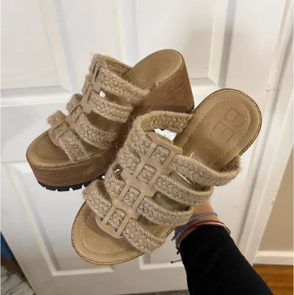 Beach Platform Sandals Size 8 - Image 2
