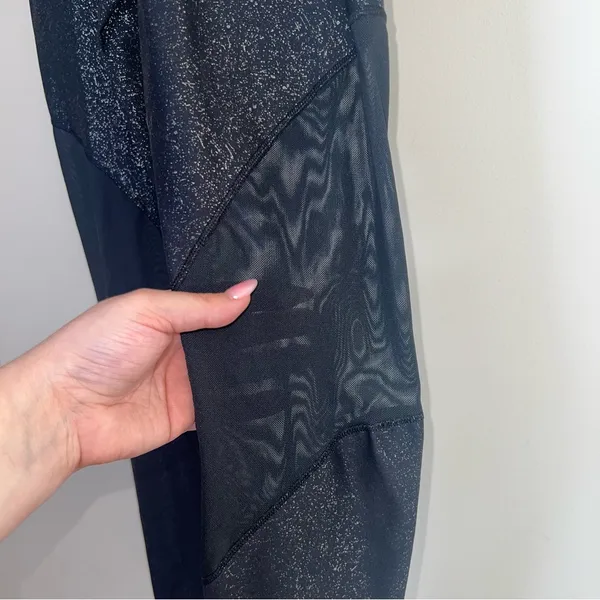 Nike Dri-FIT Gold Flecked Mesh Panel‎ Leggings Size M - Image 3