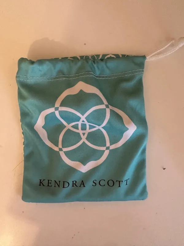 Kendra Scott necklace  - Image 4