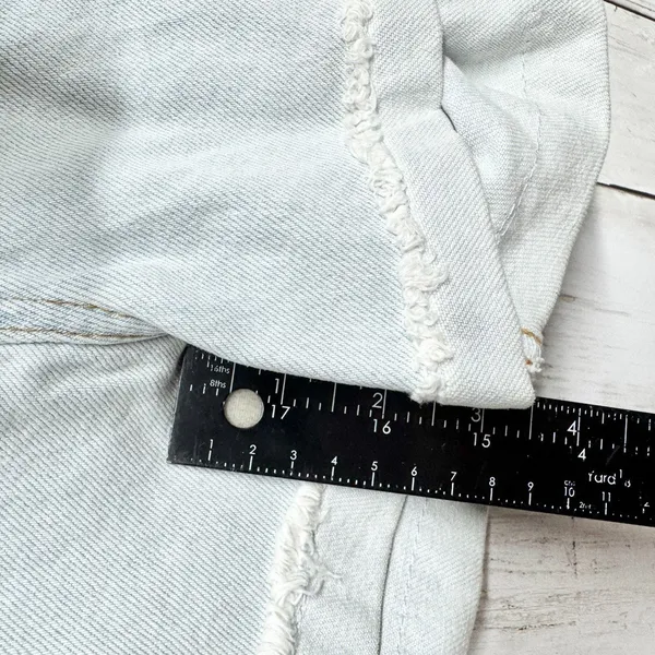 Zara‎ Shorts Women SZ 6 Hi-Rise Hot Pant Light Wash Denim Cuffed Side Stripe NWT - Image 6
