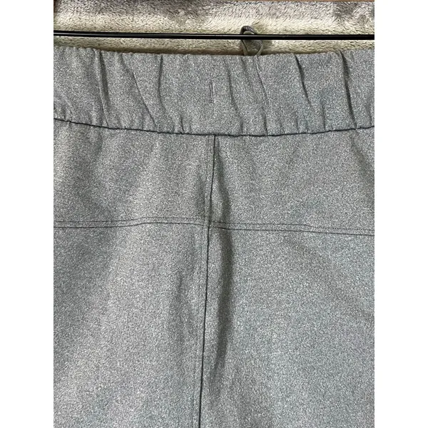Lululemon On The Fly Short 2.5 Gray Size 6 Stretch Travel Running Athletic - Image 4