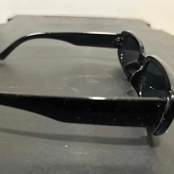 Stylish Black Sunglasses - Image 6