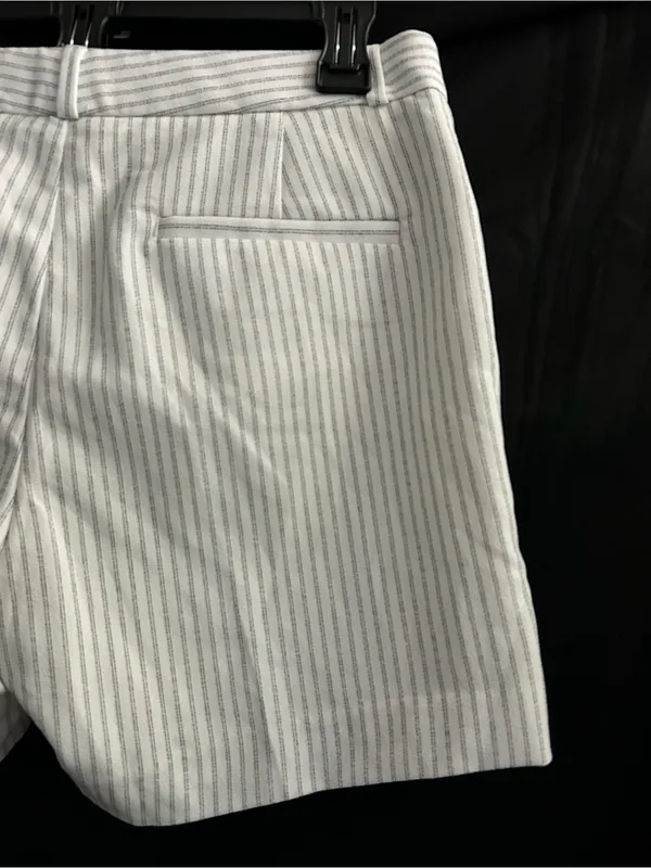Banana Republic Women’s White Pinstripe Shorts SZ 2 NWT - Image 5