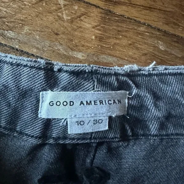 Good American distressed washed black 90’s 10/30 luxe wedgie jeans - Image 4
