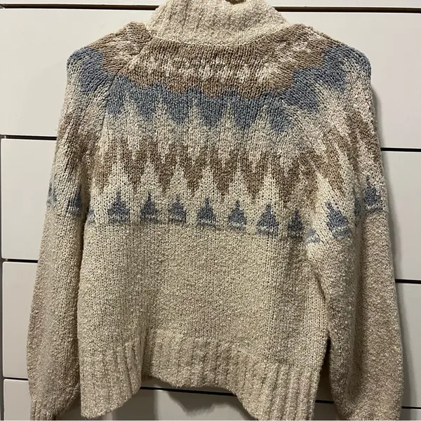 American Eagle Patterned Turtleneck Sweater - Image 3