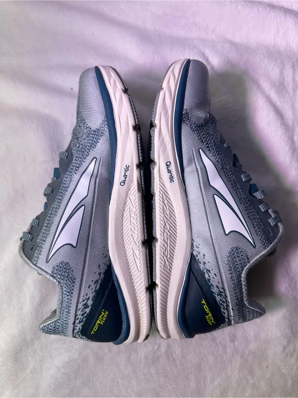 Altra Men’s Light Gray and Teal Road Running Shoes - Image 8