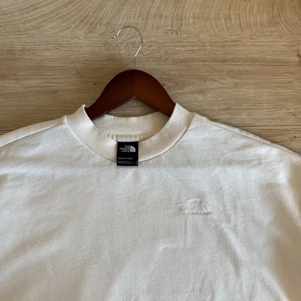 The North Face Cream Cropped Sweatshirt Women’s Small Embroidered Logo - Image 2