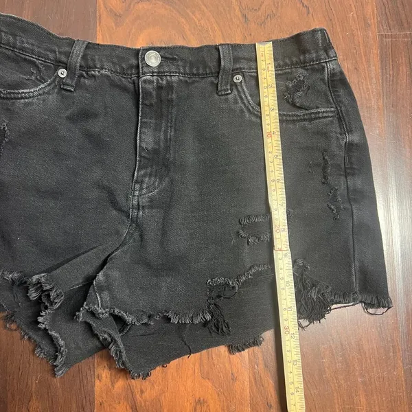 Aerie black denim distressed shorts size medium - Image 6