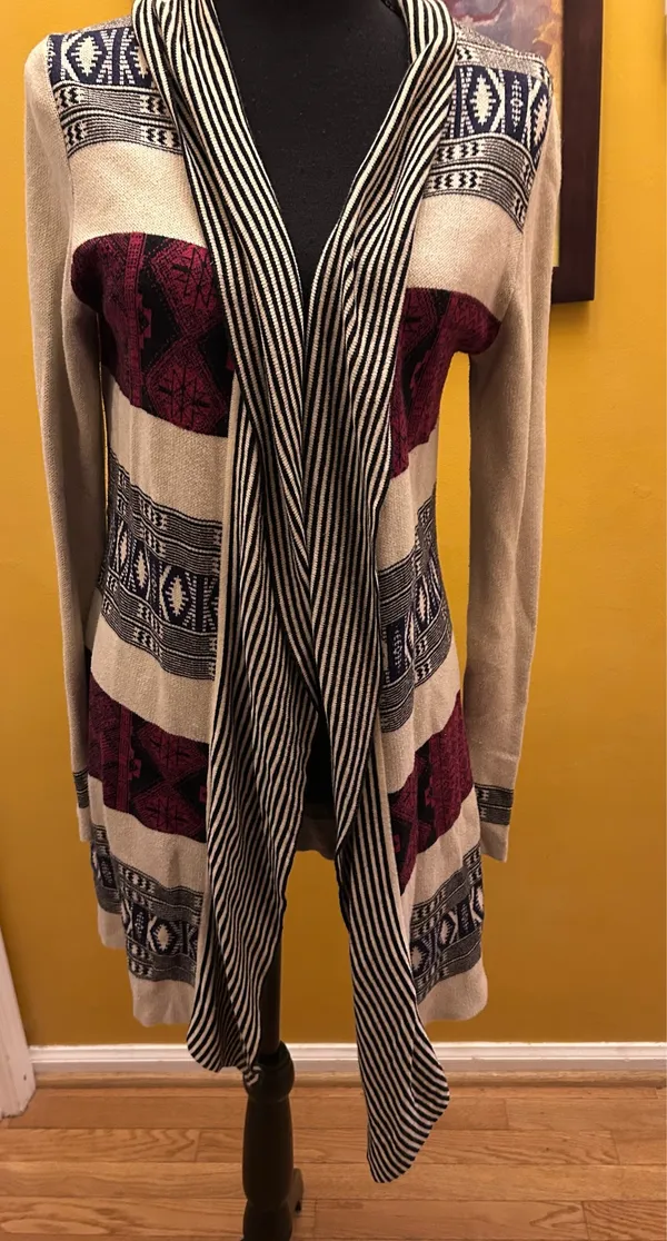 Women’s Aztec Print Open Shawl Long Cardigan Size Medium - Image 2