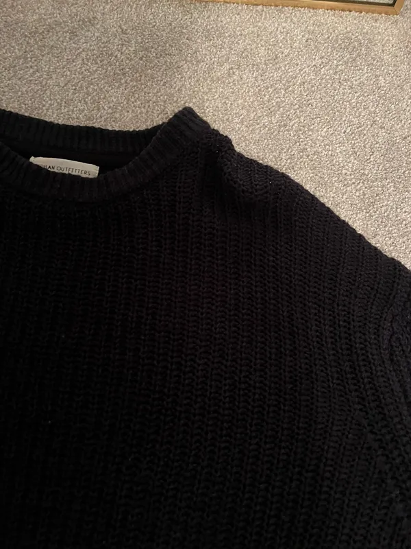 Urban Outfitters Sweater Cropped - Image 5