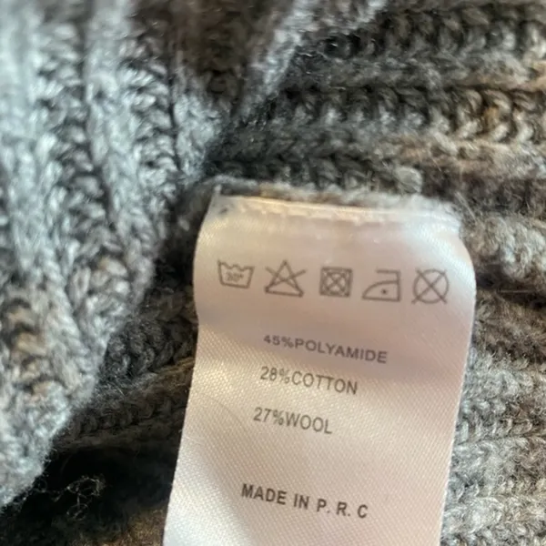 BRANDY MELVILLE‎ GRAY KNIT SWEATER - Image 8