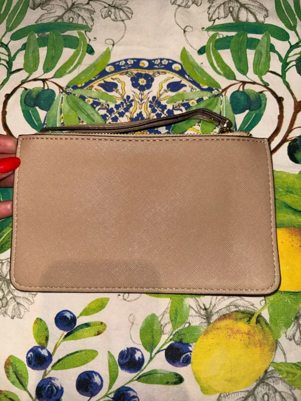 Kate Spade Lucy wristlet - Image 2