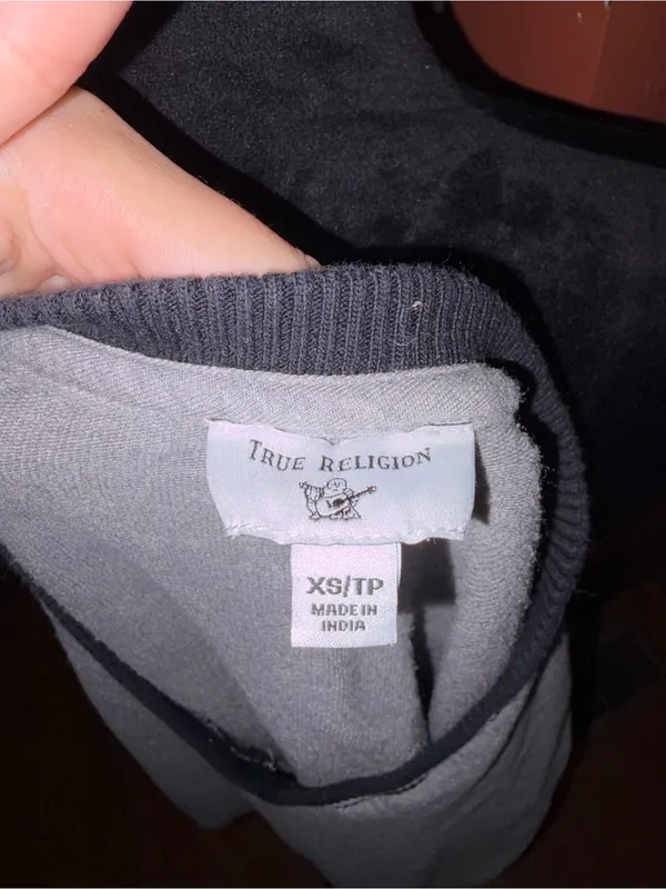 True Religion Light Gray V-Neck Drawstring Crop Top - Image 6