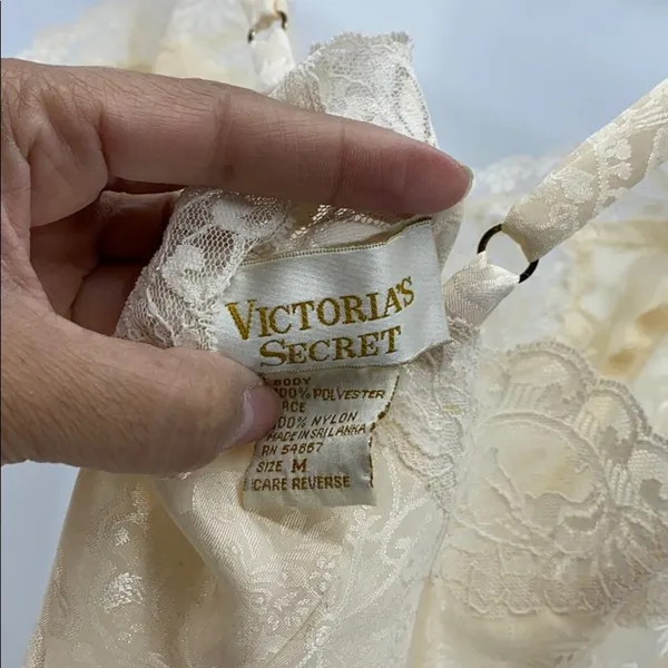 Vintage Gold Label Victoria’s Secret nightie lace accents cream sz M sexy - Image 6