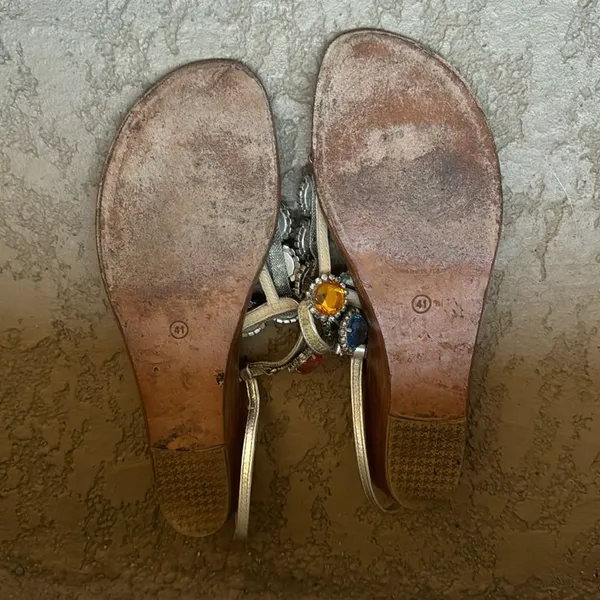 Capri Sandals Size 10 - Image 4