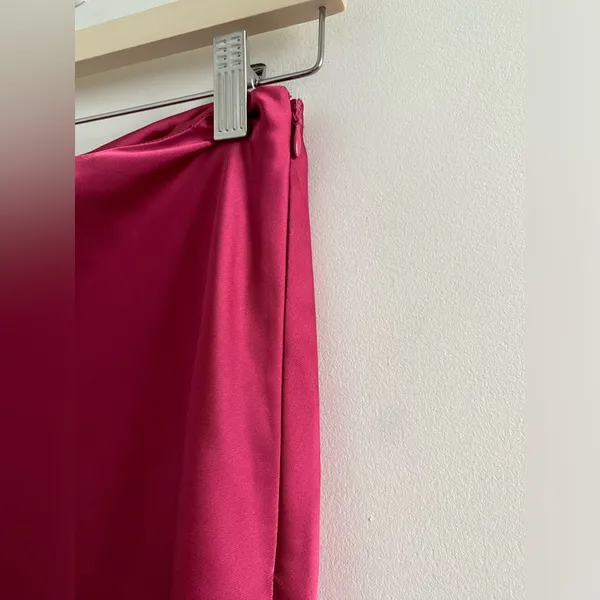 Club Monaco Fuchsia Midi Skirt Size 4 - Image 2