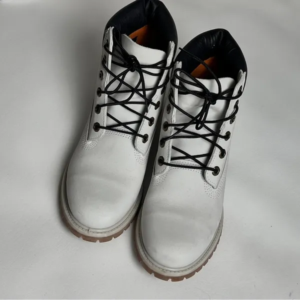 Timberland Women's 6" Premium Durable Cold Weather Winter Boot Sz 8.5 - Image 5