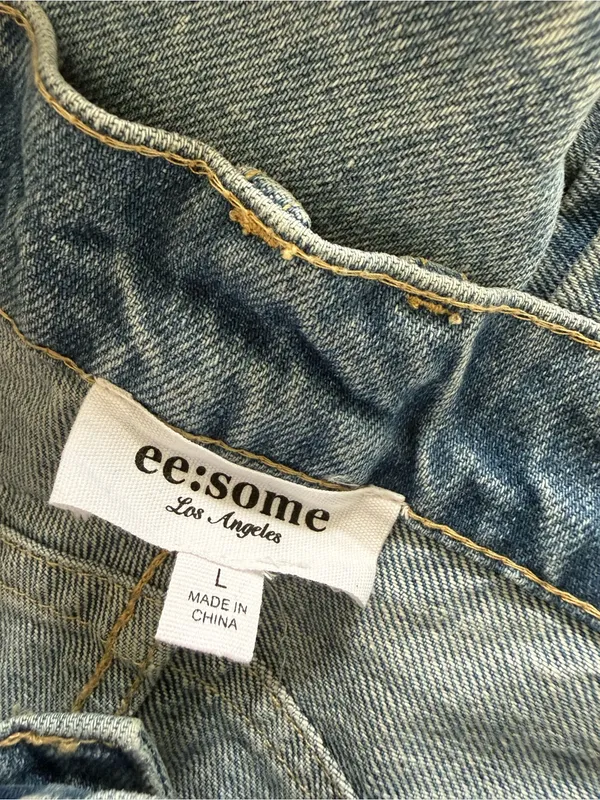 eesome Barrel Horseshoe Denim Jeans Curved Leg in Faded Blue Wash - Image 5