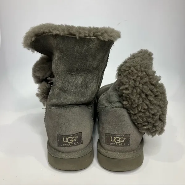 UGG Bailey Button gray suede‎ boots size 8 - Image 4