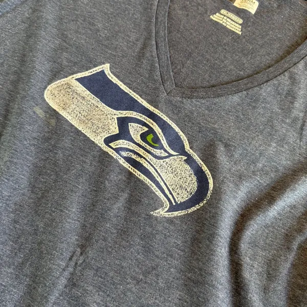 Womens Seattle Seahawks Nice NFL Short Sleeve V-Neck Shirt Sz XXL - Image 3