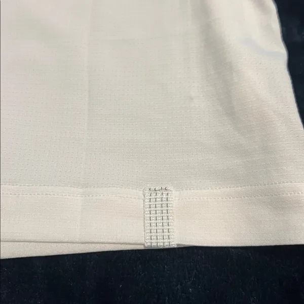 Lululemon Ultralight Waist Length T Shirt Size 6 White - Image 6