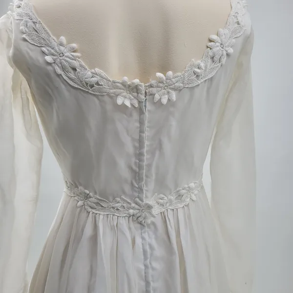 Vintage Wedding Dress White Floral Applique Boho Bridal Gown Union Made - Image 8