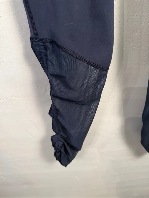 Lululemon Womens Leggings Adjustable Mesh rusching Navy Blue Size 8 High Rise - Image 2