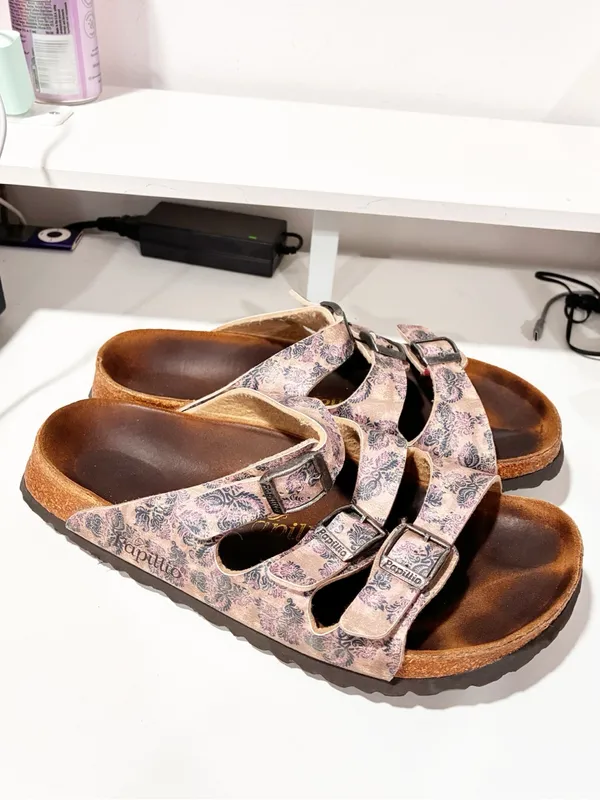 Birkenstock Papillio Triple-Buckle Sandals in Light Pink Floral Size 10 - Image 3