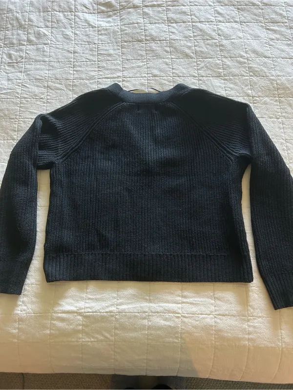Old Navy Black V-Neck Button Front Cardigan - Image 4