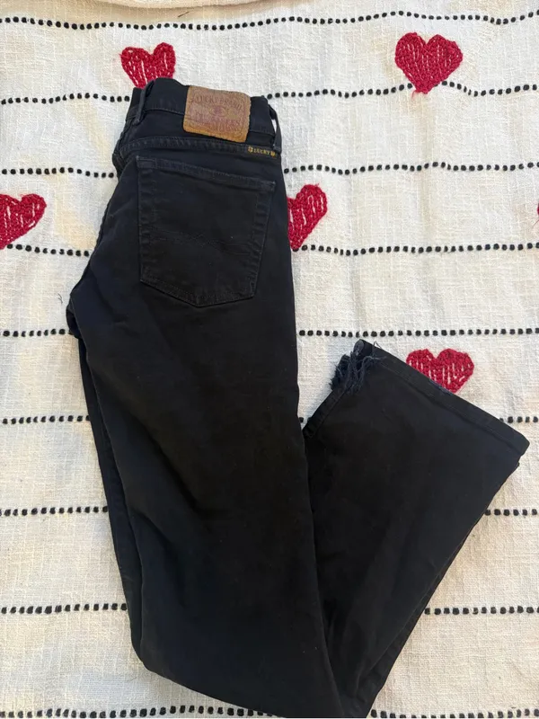 Y2K 2000s TRUE LOWRISE Lucky Brand Black Boot Cut Jeans with Gold-Tone Zipper - Image 4
