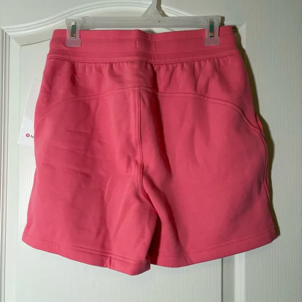 Lululemon Scuba High Rise short, 5". NWT SZ 6 SAKR (Sakura Pink) - Image 2