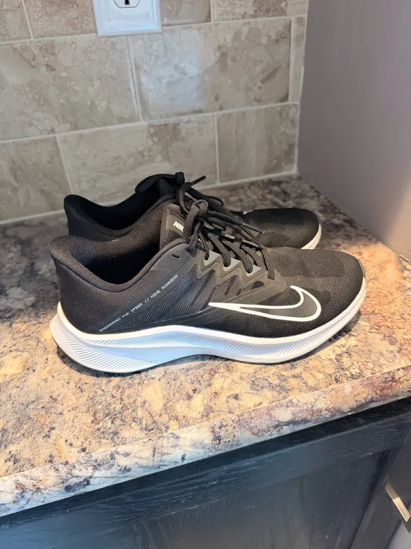 Nike Black Running Sneakers Size 8 - Image 4