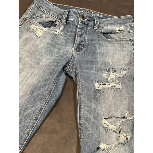 American Eagle Outfitters Distressed Jeans Super‎ Stretch Light Wash Denim B-901 - Image 2