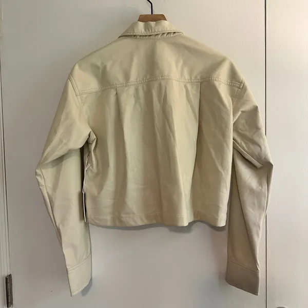 Good American | NWT Better Than Leather Faux Cropped Shacket Jacket, Size‎ 1 - Image 5