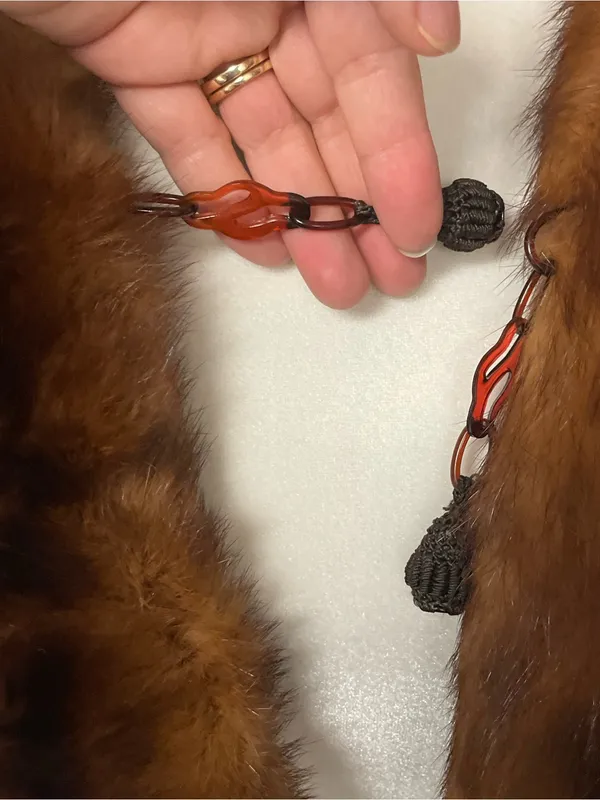 Vintage 1940s Fox Fur Shawl Collar Bakelite details real retro MCM Hollywood - Image 2