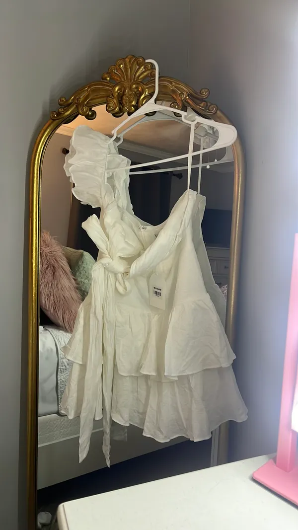 Boutique Homecoming dress - Image 2